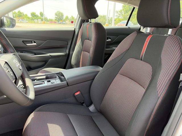 New 2026 Nissan Sentra SR w/ Floor Mat Package FWD image 16