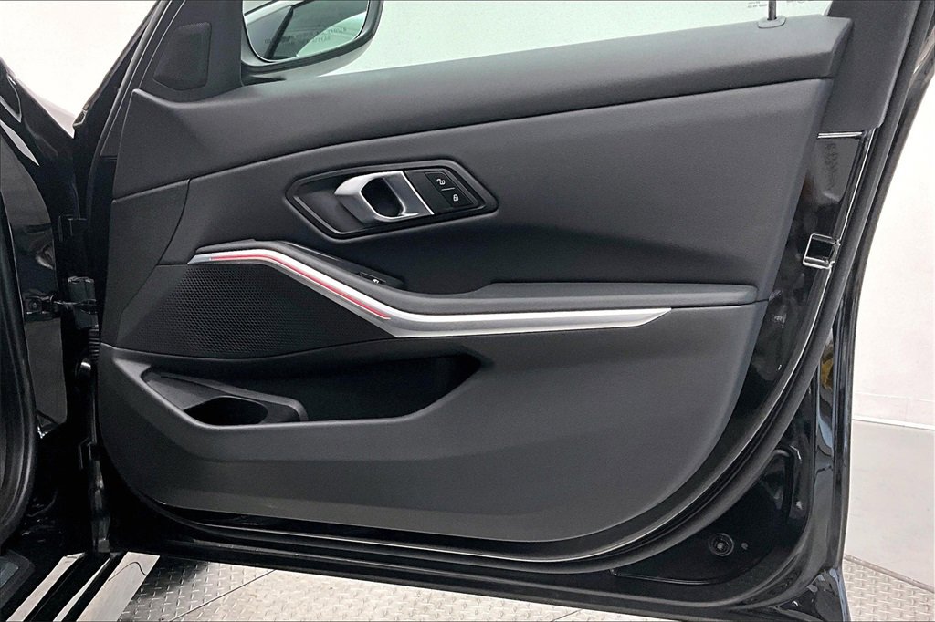 Used 2025 BMW 330i xDrive 330i xDrive image 19