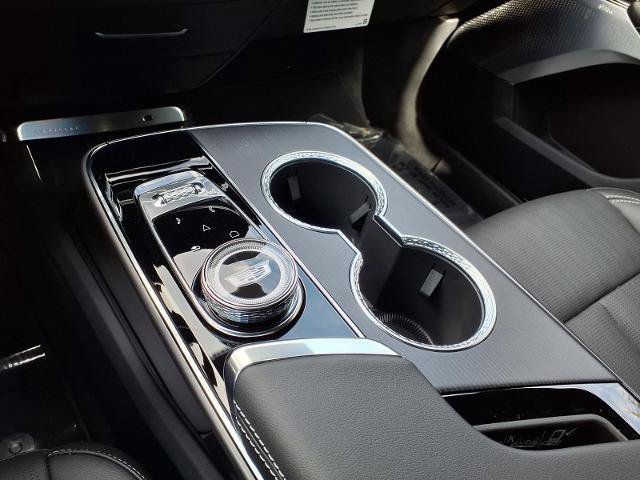 New 2026 Cadillac Lyriq Signature Luxury AWD/4WD image 16