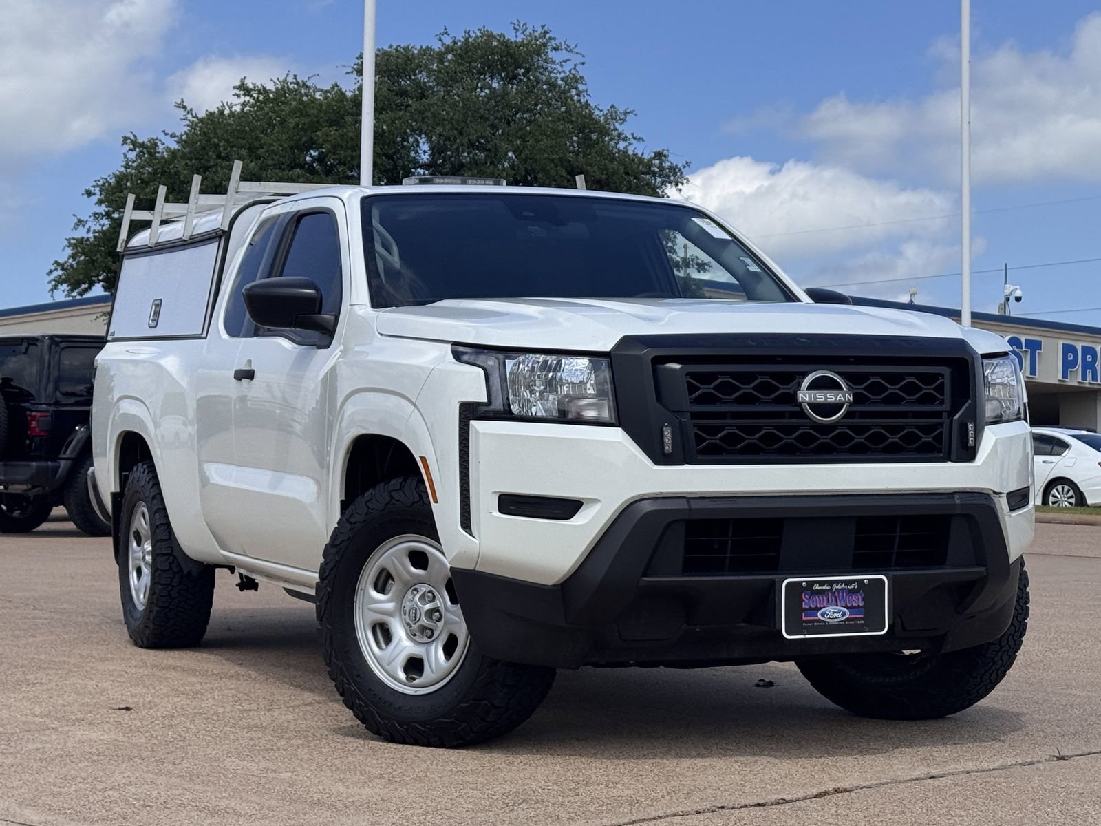 Used 2023 Nissan Frontier S w/ Technology Package RWD image 2