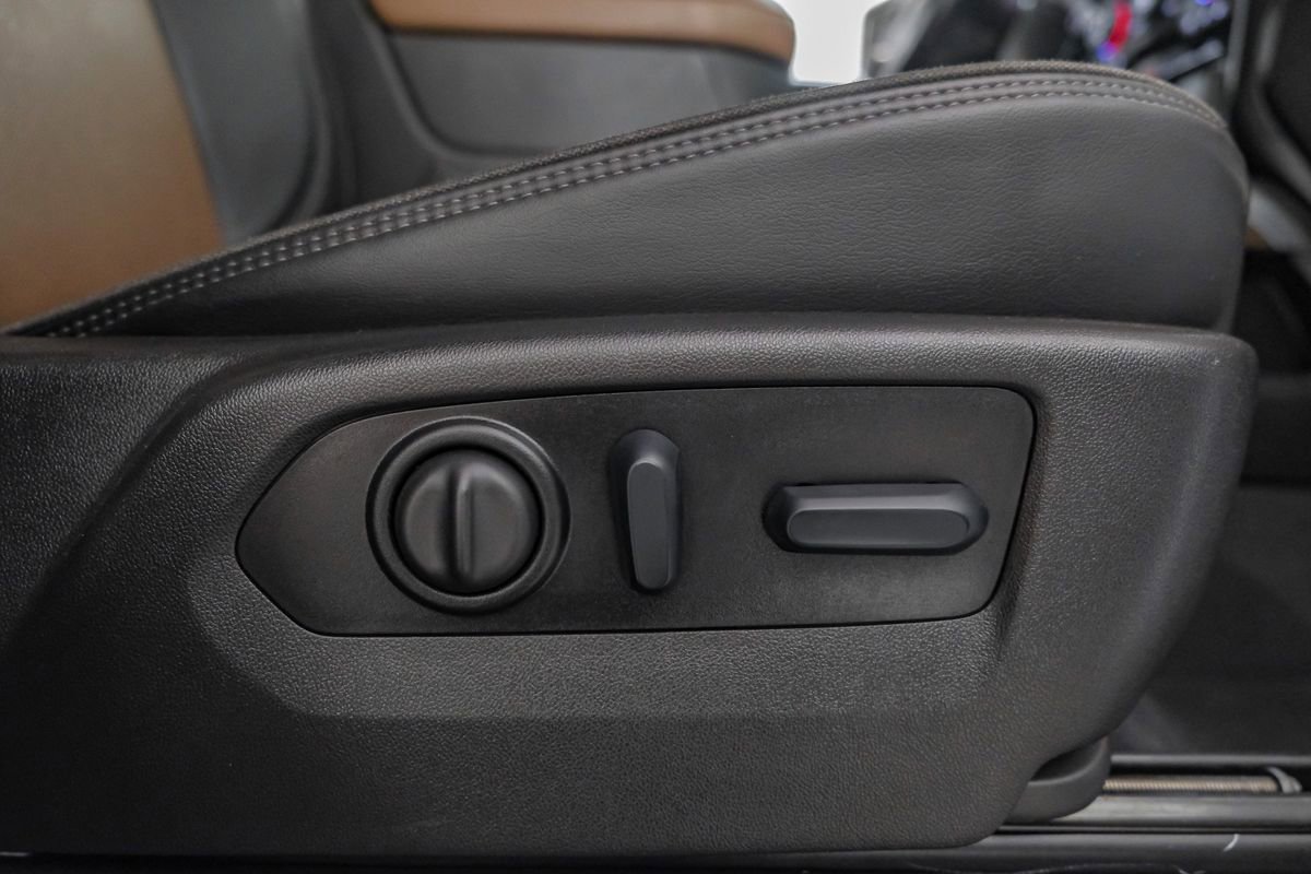 Used 2022 Chevrolet Silverado 3500 High Country image 36