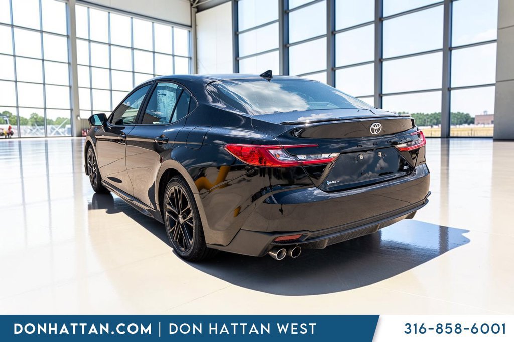 Used 2025 Toyota Camry SE FWD image 25