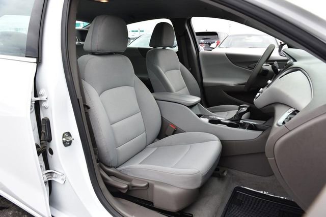 Used 2022 Chevrolet Malibu LT FWD image 18