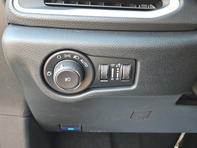 New 2026 Chrysler Pacifica Select image 14