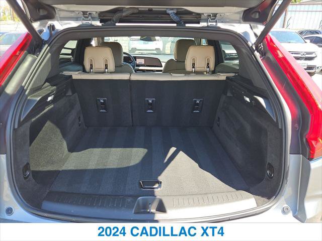 Used 2024 Cadillac XT4 Luxury w/ Cold Weather Package FWD image 24