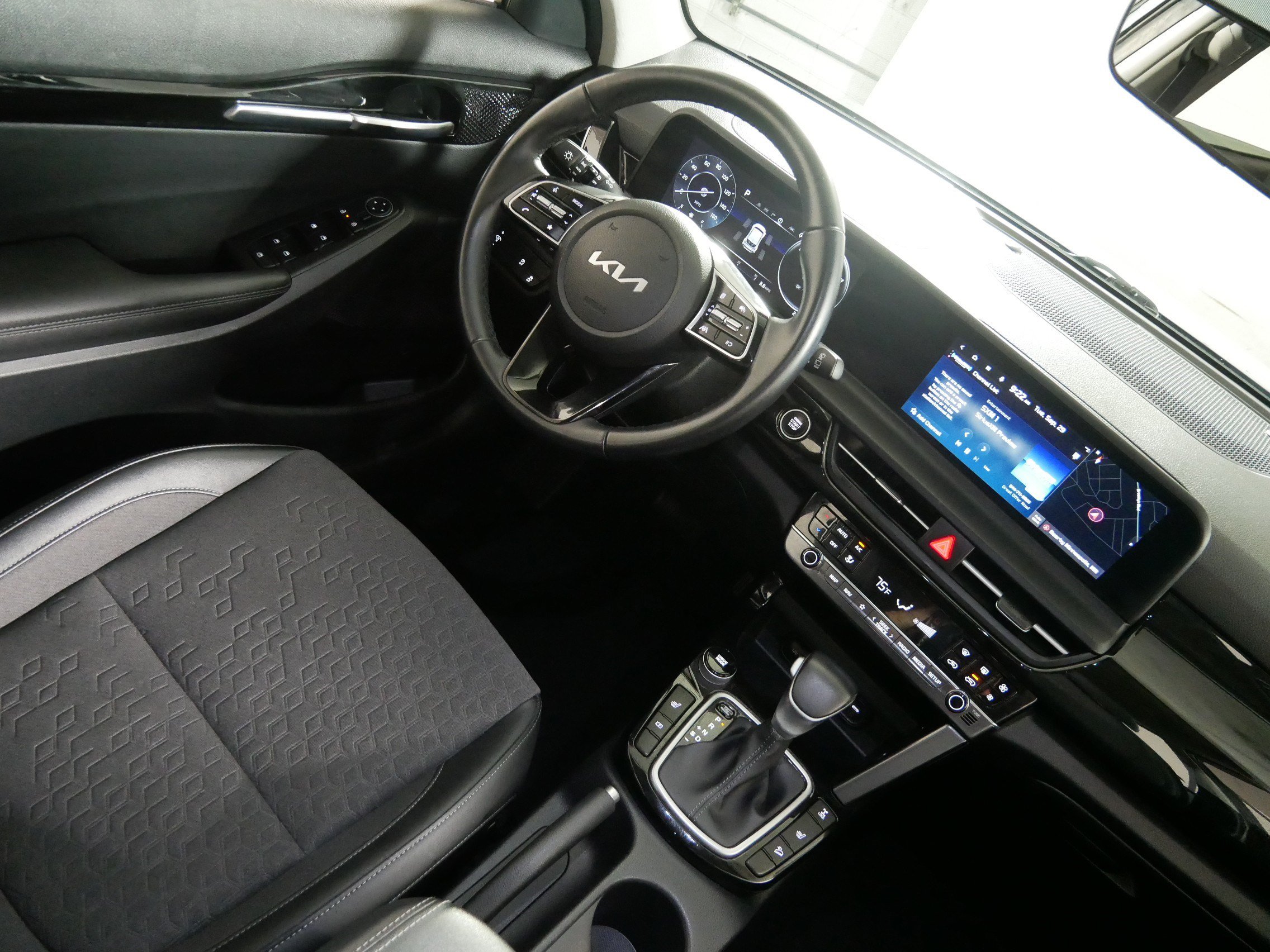 Used 2024 Kia Seltos S AWD/4WD image 9