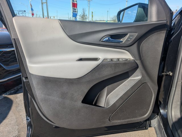 Used 2024 Chevrolet Equinox LS w/ LS Convenience Package image 9