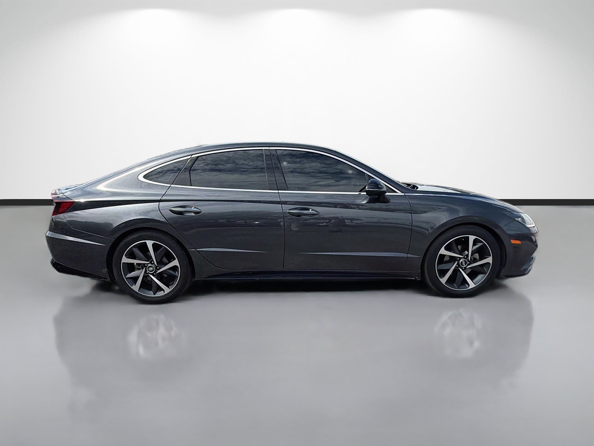 Used 2021 Hyundai Sonata SEL Plus FWD image 2