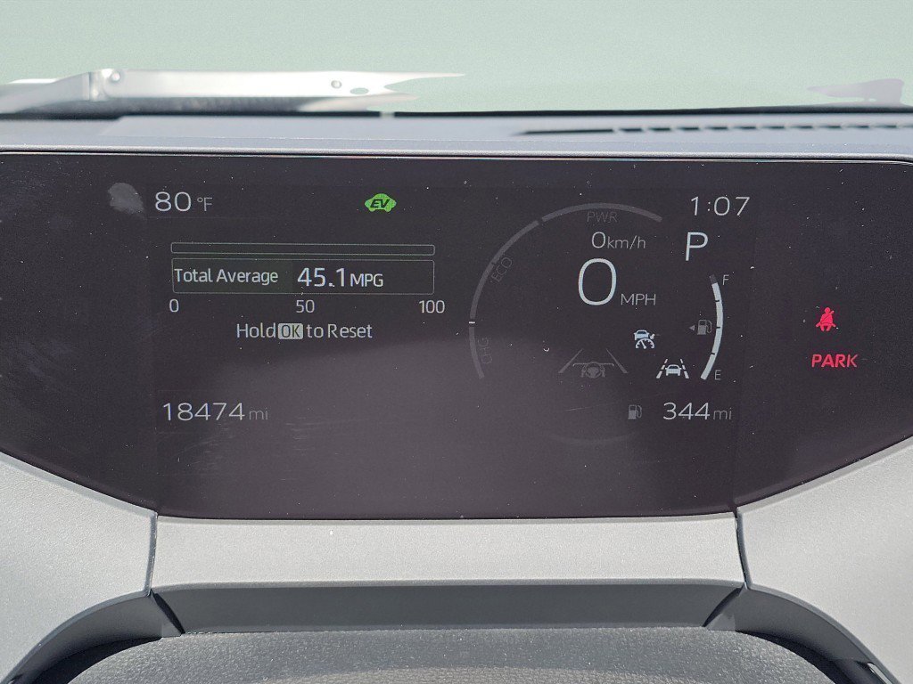 Used 2025 Toyota Prius AWD image 30