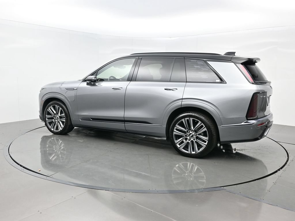 Used 2026 Cadillac Vistiq Platinum w/ LPO, Floor Liner Package AWD/4WD image 3