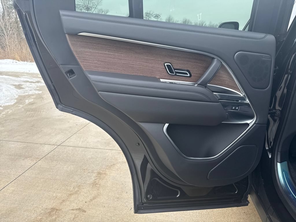 New 2026 Land Rover Range Rover SE AWD/4WD image 13