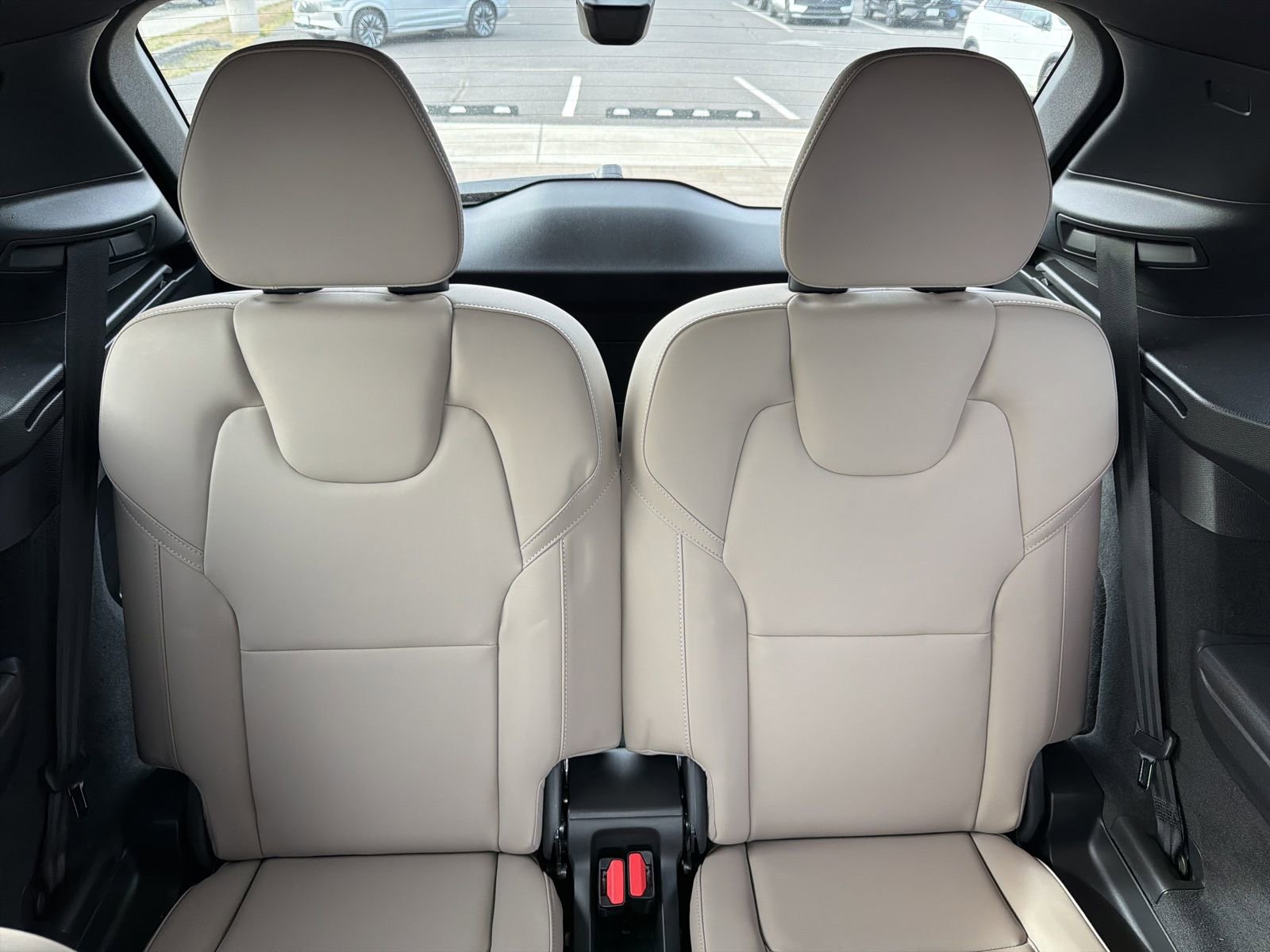 New 2026 Volvo XC90 B6 Core w/ Protection Package Premier image 38
