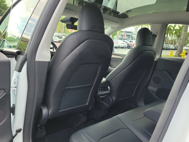 Used 2025 Tesla Model Y Long Range RWD image 12