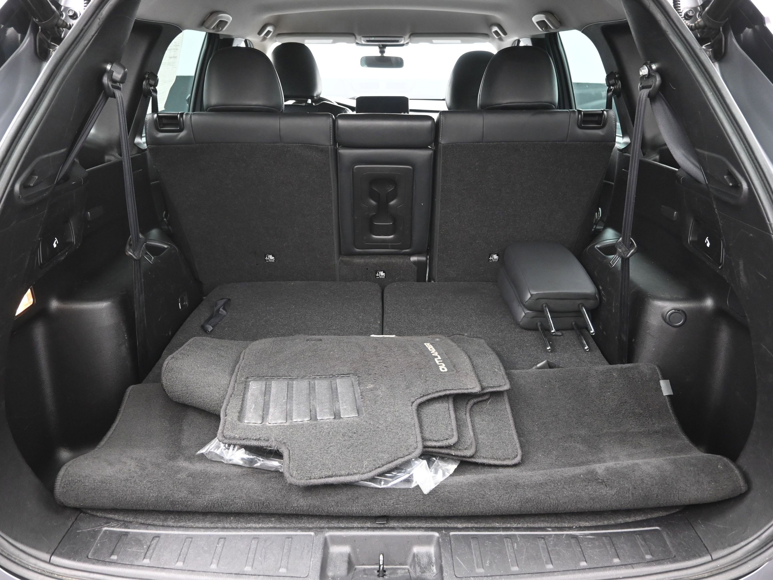 Used 2023 Mitsubishi Outlander SE image 27