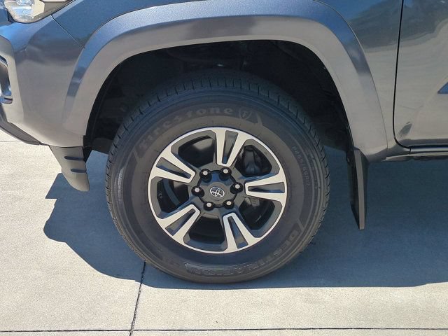 Used 2019 Toyota Tacoma TRD Sport w/ Technology Package AWD/4WD image 17