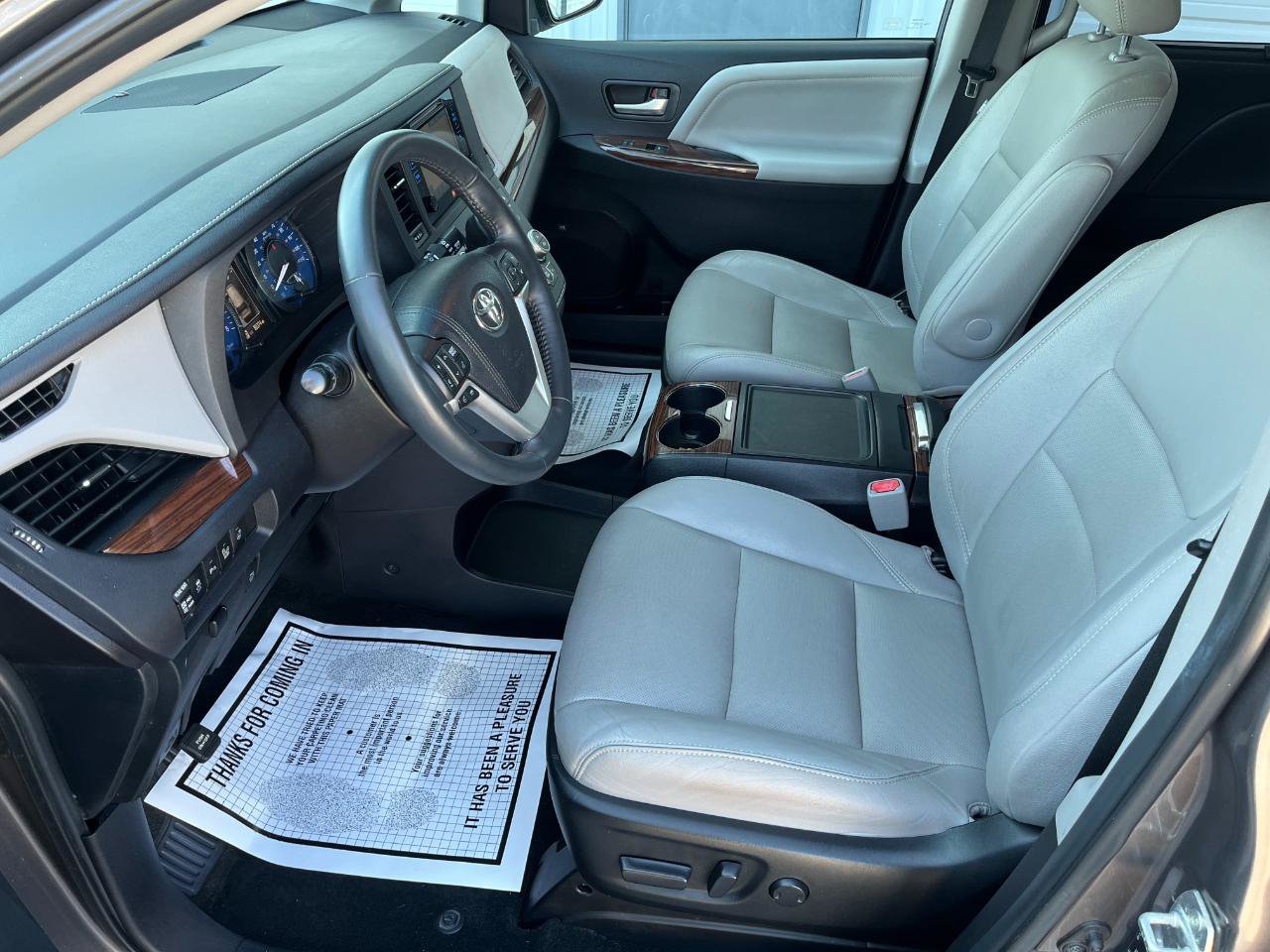Used 2015 Toyota Sienna Limited FWD image 10