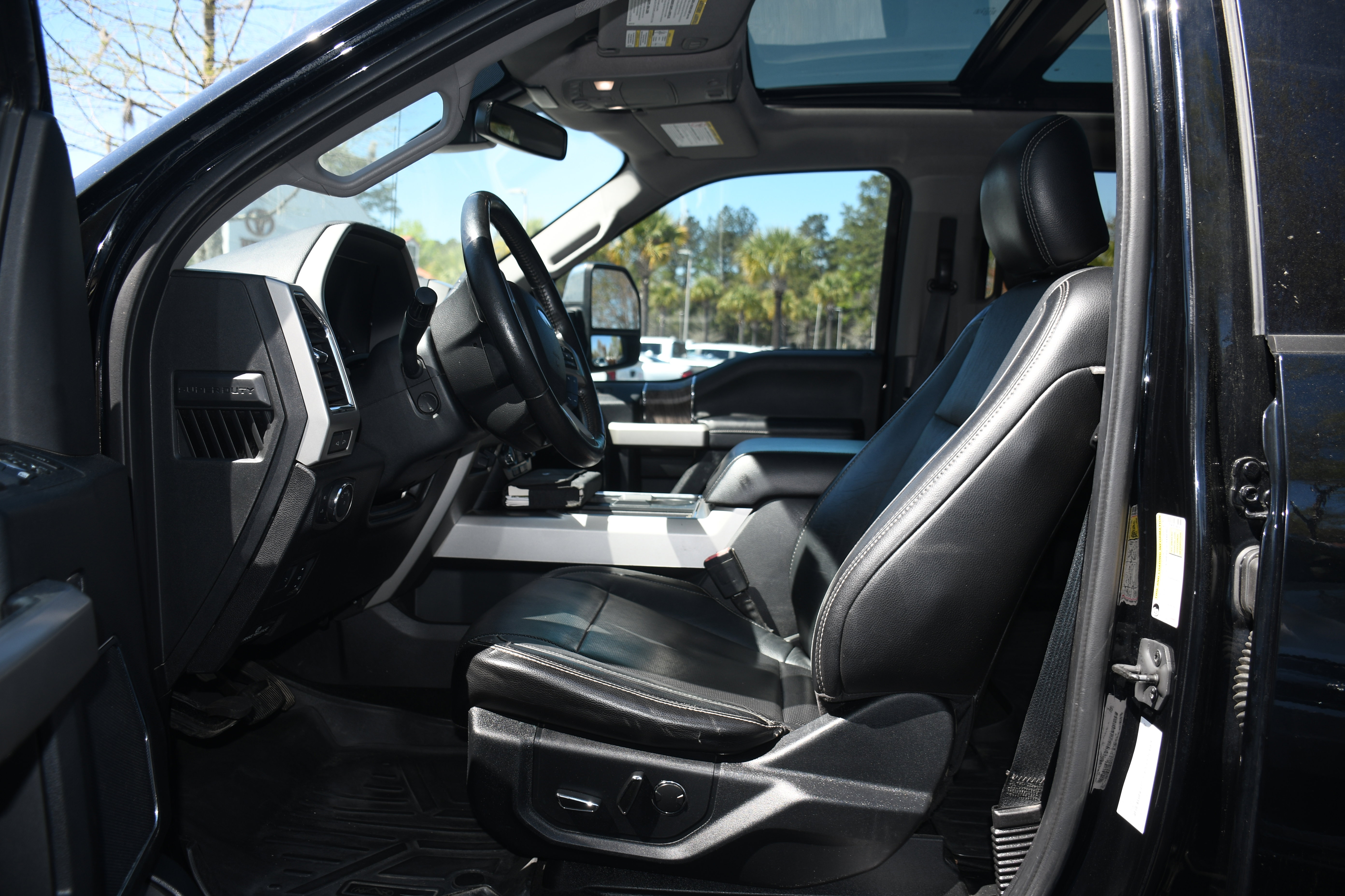 Used 2018 Ford F350 Lariat w/ Lariat Ultimate Package AWD/4WD image 8