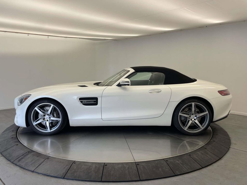 Used 2018 Mercedes-Benz AMG GT Roadster image 2