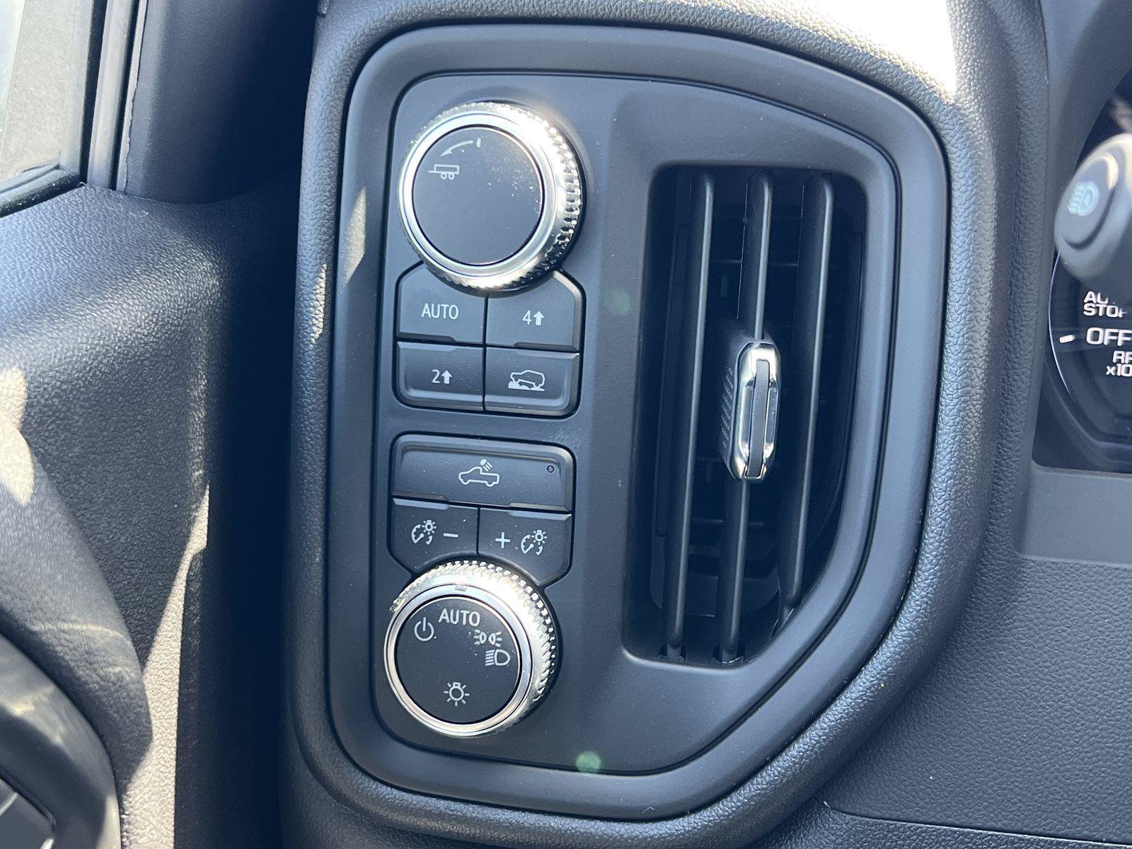 New 2025 GMC Sierra 1500 Pro w/ Pro Value Package AWD/4WD image 18