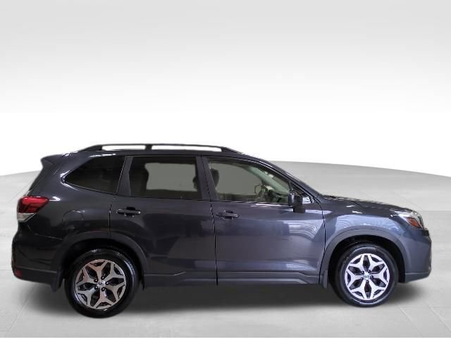 Used 2019 Subaru Forester Premium w/ All-Weather Package image 31