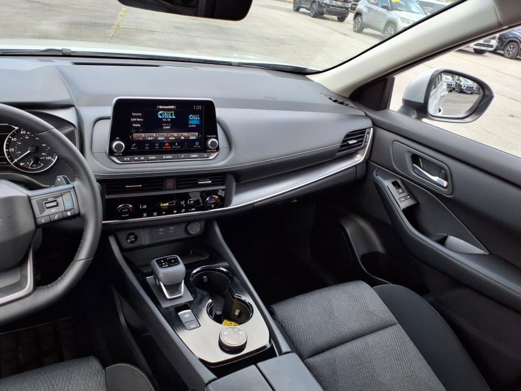 Certified 2025 Nissan Rogue SV image 7