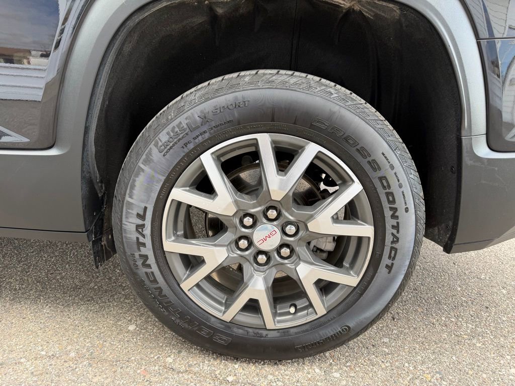 Used 2023 GMC Acadia SLE image 12