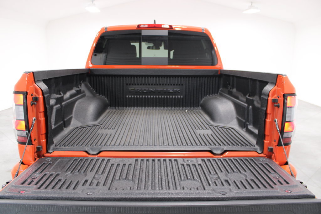 Used 2025 Nissan Frontier PRO-4X AWD/4WD image 23