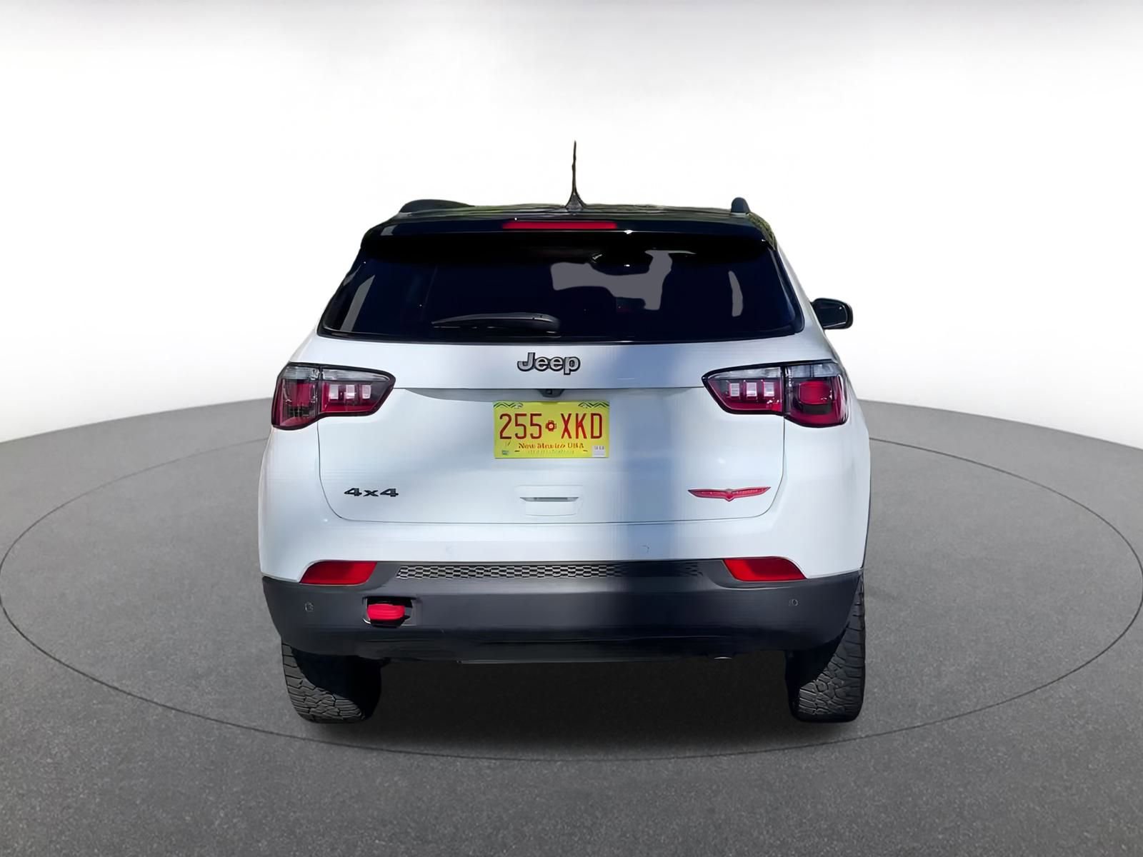 Used 2025 Jeep Compass Trailhawk image 12