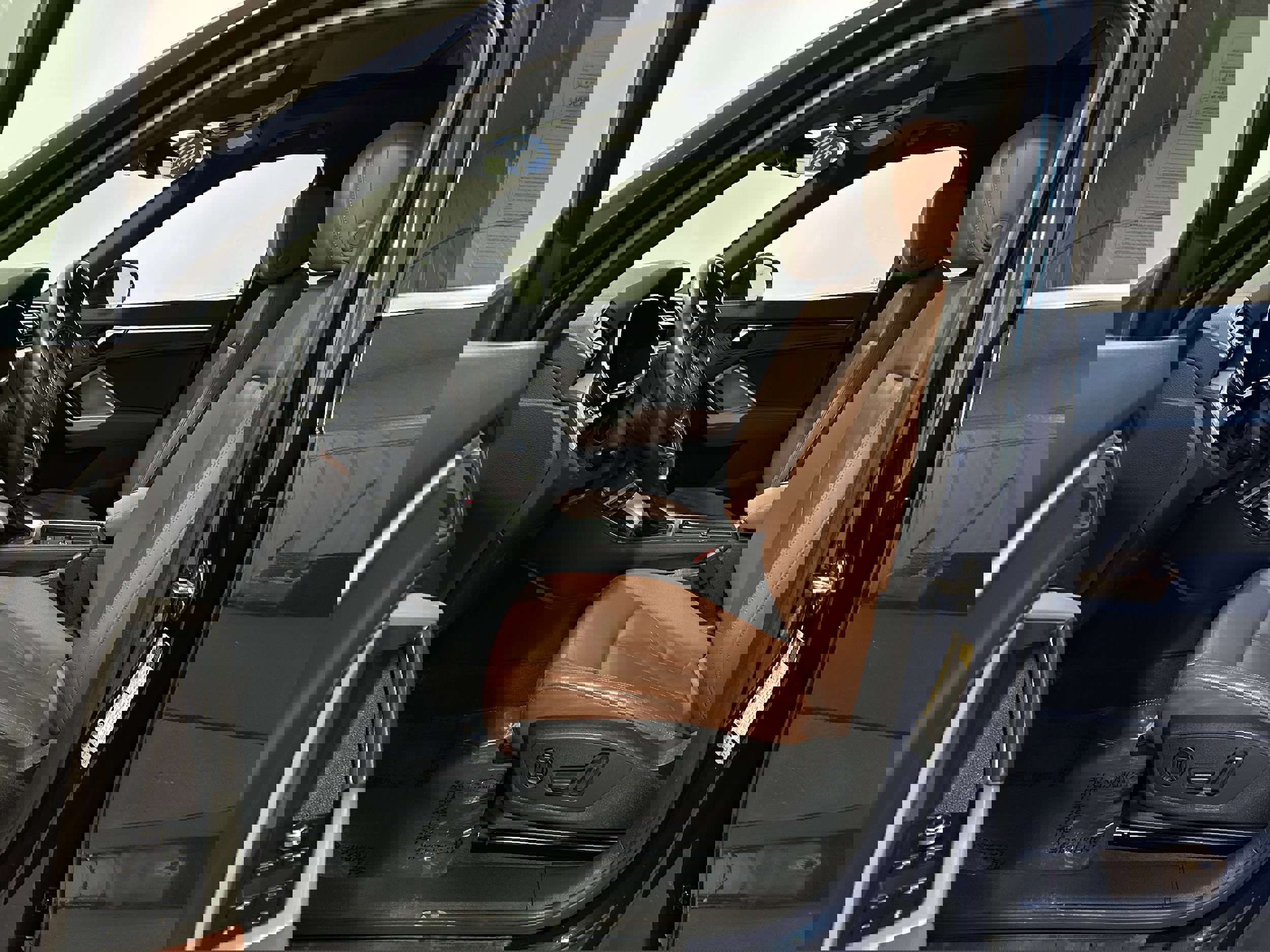 Used 2020 Audi Q3 2.0T Premium Plus w/ Premium Plus Package image 3