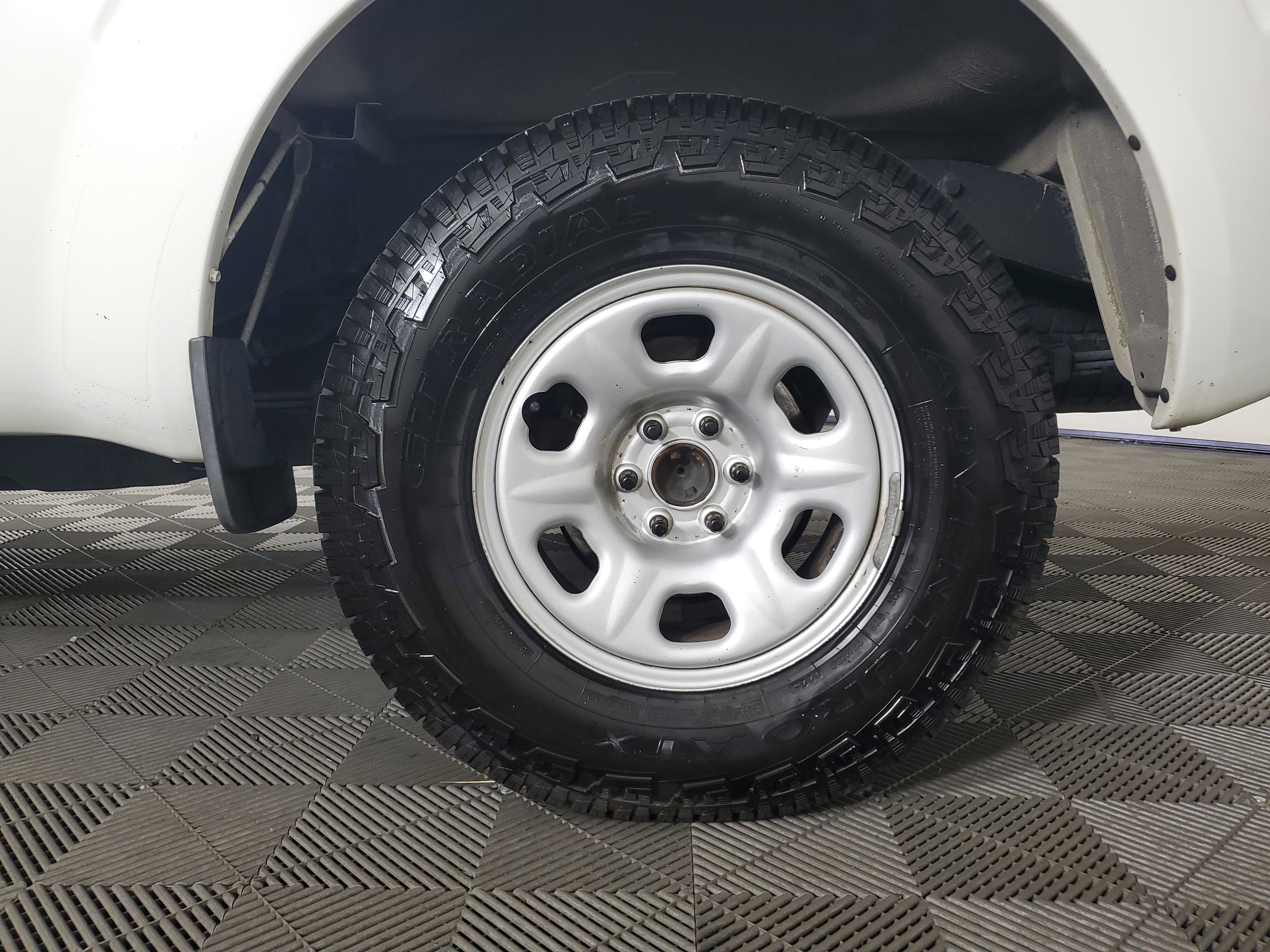 Used 2016 Nissan Frontier S RWD image 28