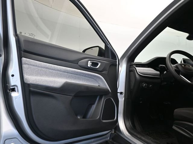 Used 2025 Jeep Compass Sport w/ Mopar Graphics Package AWD/4WD image 15