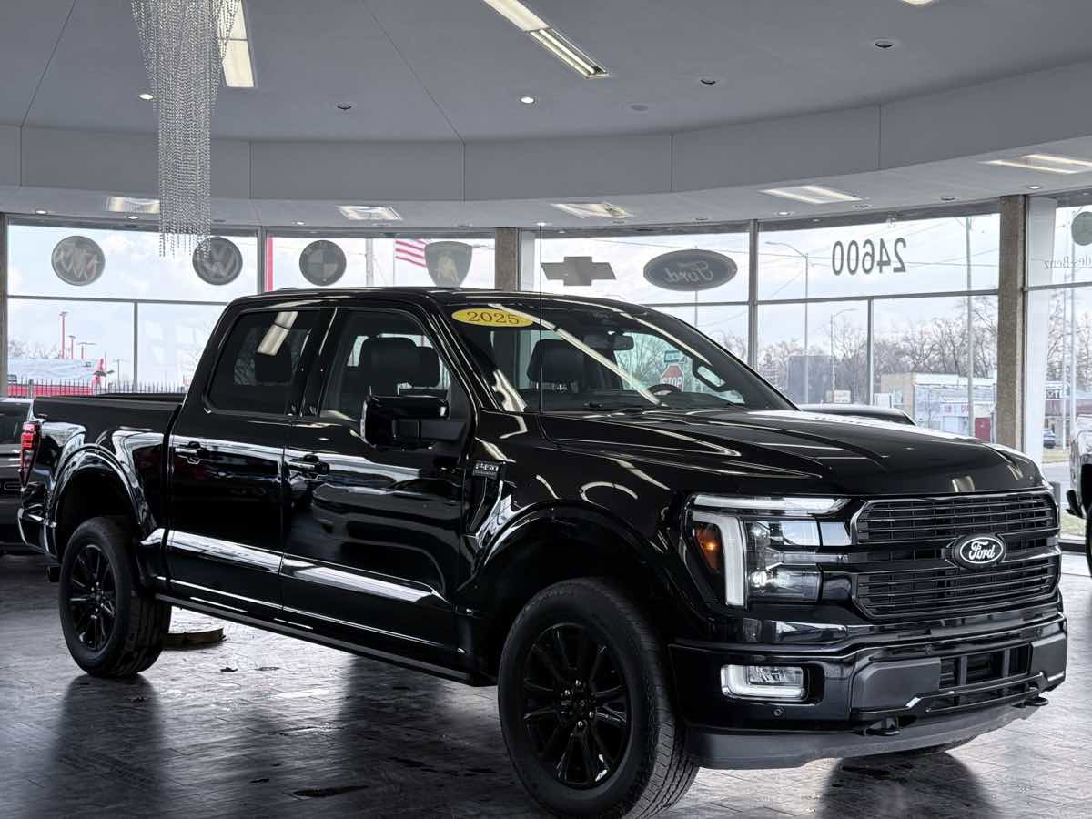 Used 2025 Ford F150 Platinum w/ FX4 Off-Road Package image 1