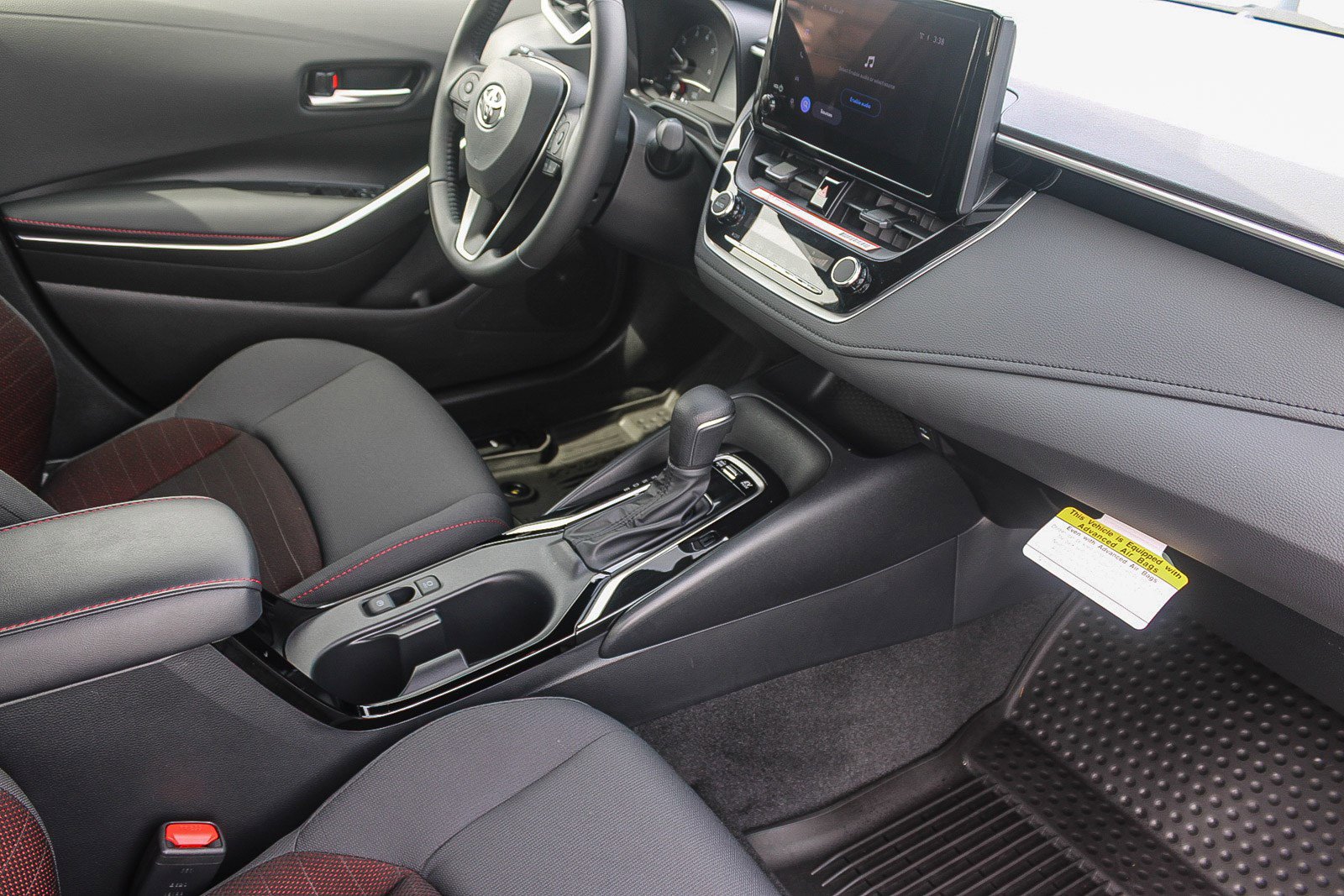Used 2025 Toyota Corolla SE w/ Convenience Package image 17