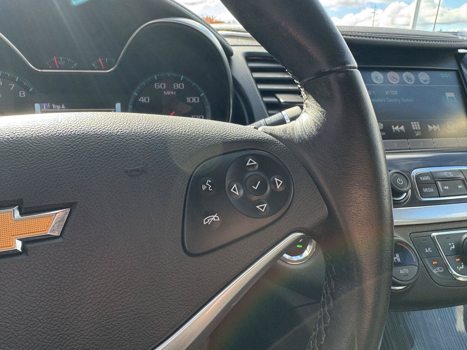 Used 2019 Chevrolet Impala LT FWD image 18