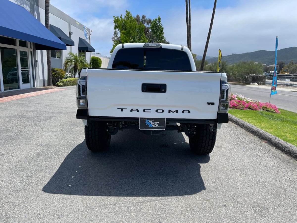 Used 2017 Toyota Tacoma TRD Off-Road w/ Tow Package (A/T) AWD/4WD image 7