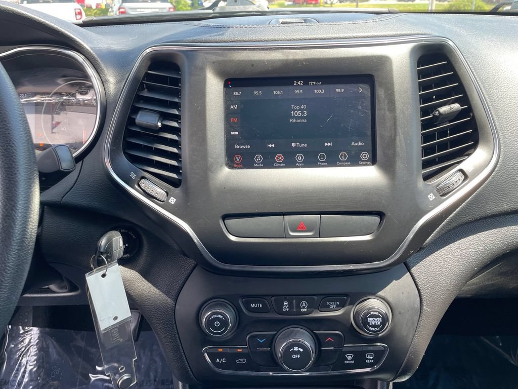 Used 2019 Jeep Cherokee Latitude w/ Popular Appearance Group FWD image 21