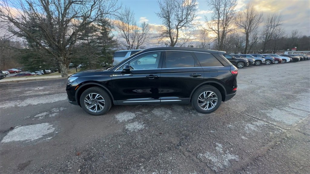 Used 2025 Lincoln Corsair FWD w/ Equipment Group 101A image 5