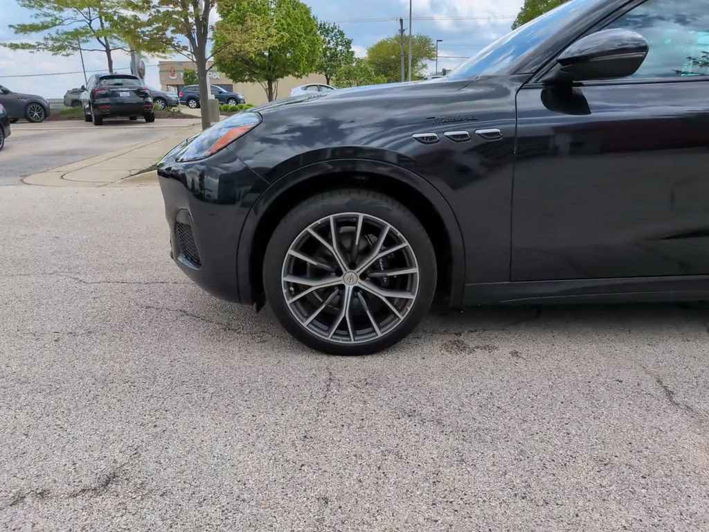 Used 2023 Maserati Grecale Modena AWD/4WD image 14