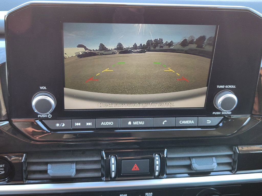 Used 2025 Nissan Pathfinder SV image 23