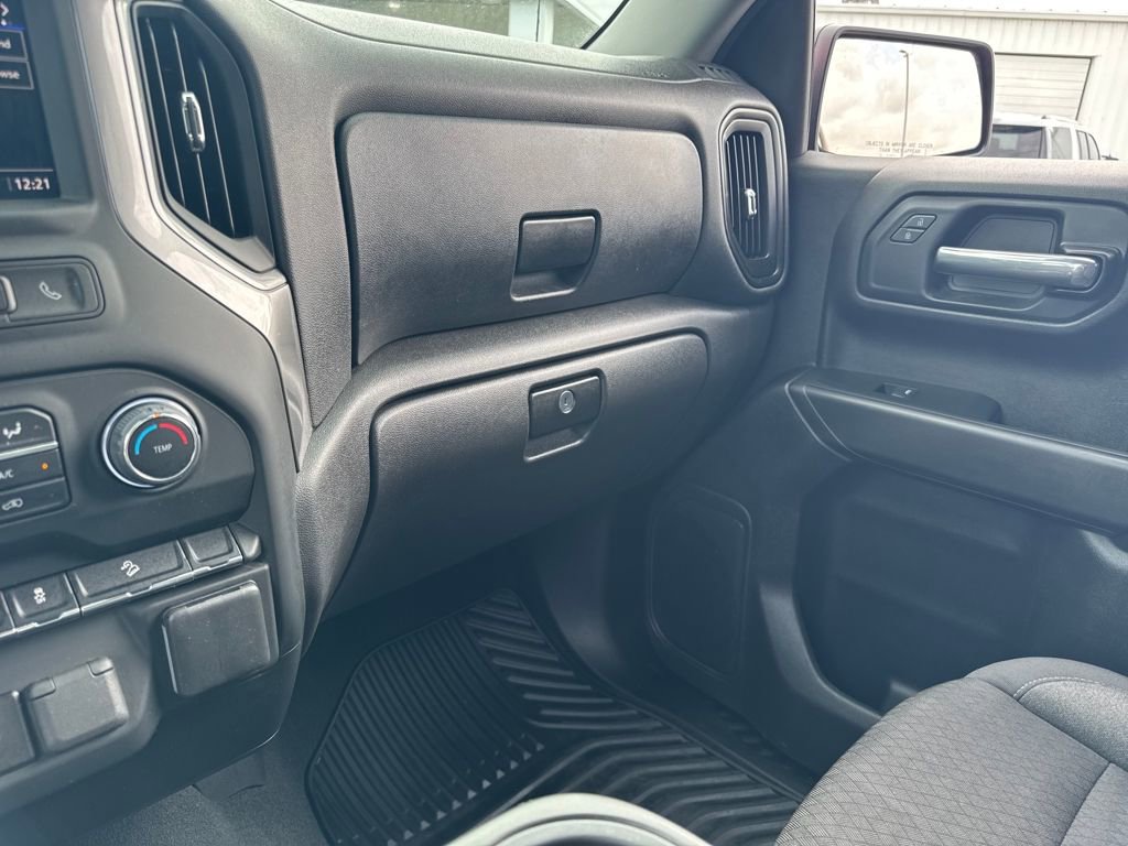 Used 2024 Chevrolet Silverado 1500 Custom Trail Boss w/ Dark Appearance Package image 19