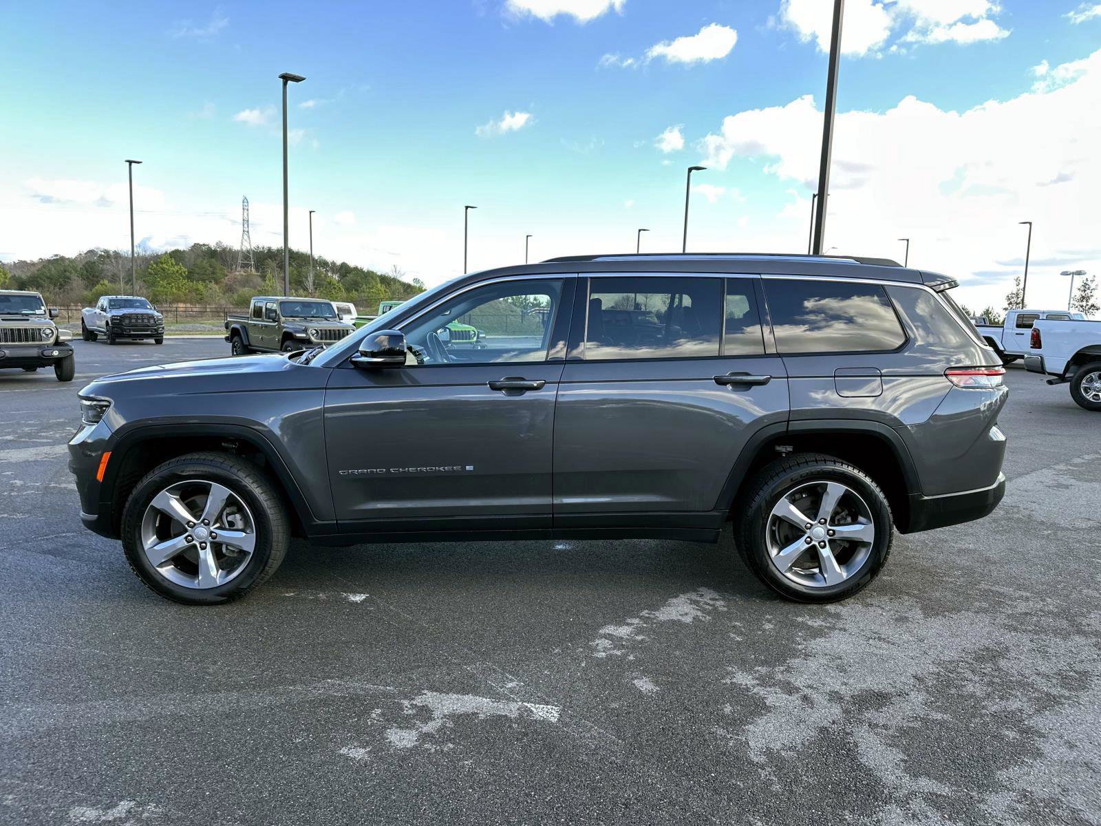 Used 2022 Jeep Grand Cherokee L Limited image 7