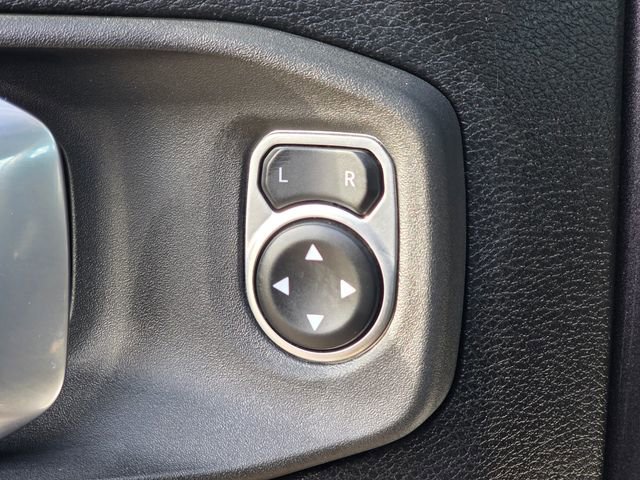 Used 2025 Jeep Wrangler Unlimited Rubicon image 9