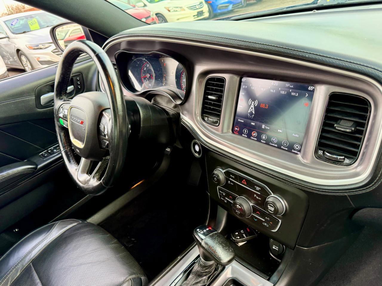 Used 2019 Dodge Charger SXT w/ Plus Group image 28