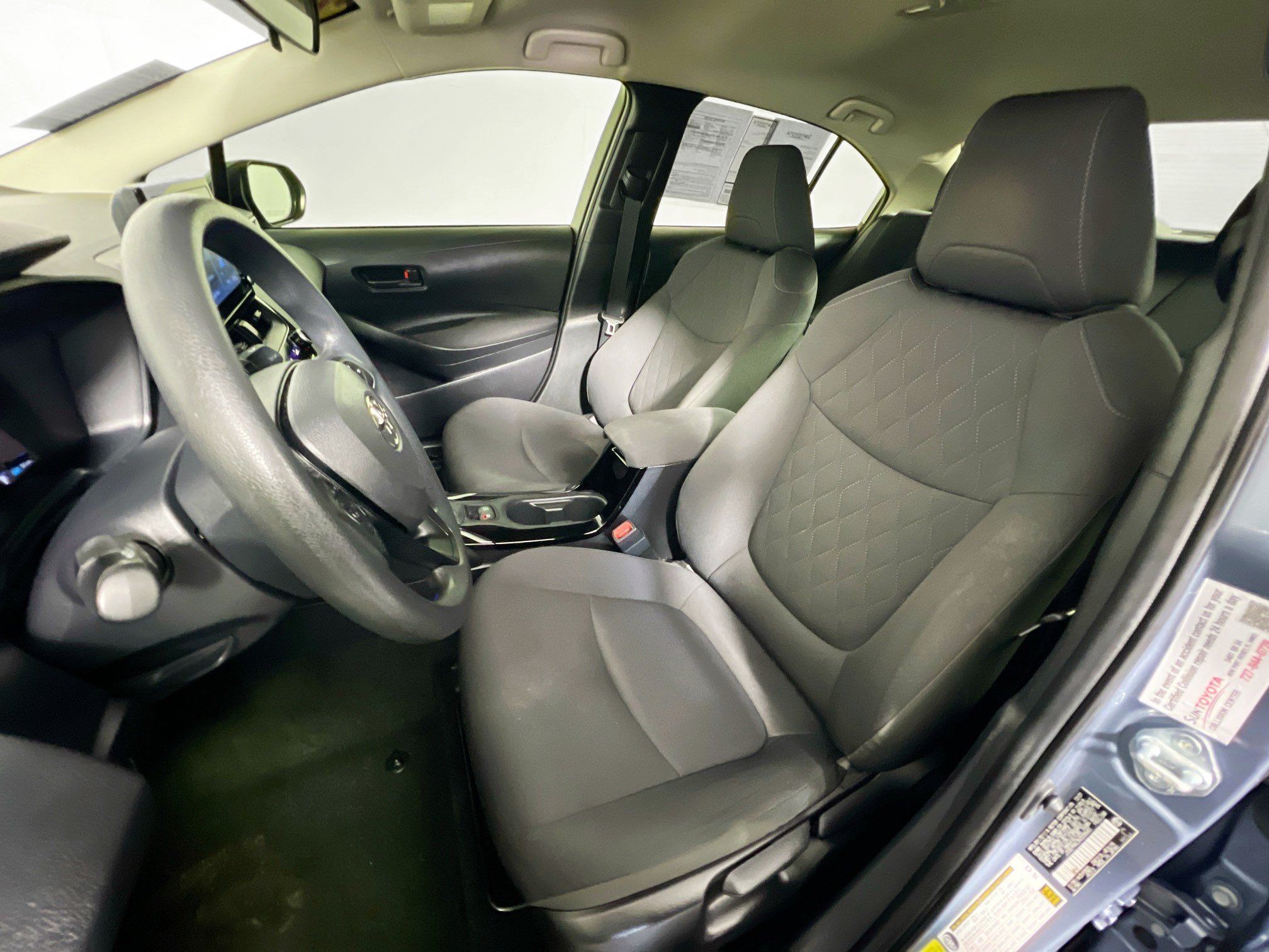 Used 2022 Toyota Corolla LE FWD image 14