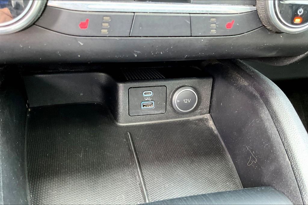 Used 2020 Ford Escape SE image 18
