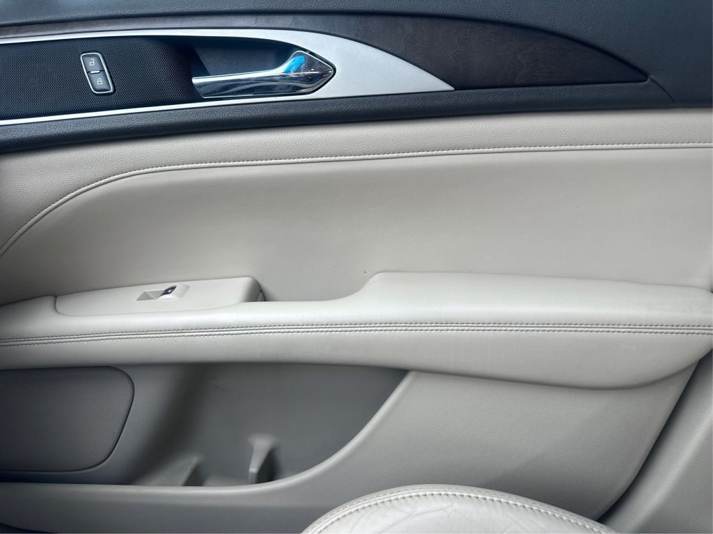 Used 2017 Lincoln MKZ Reserve w/ Climate Package FWD image 30