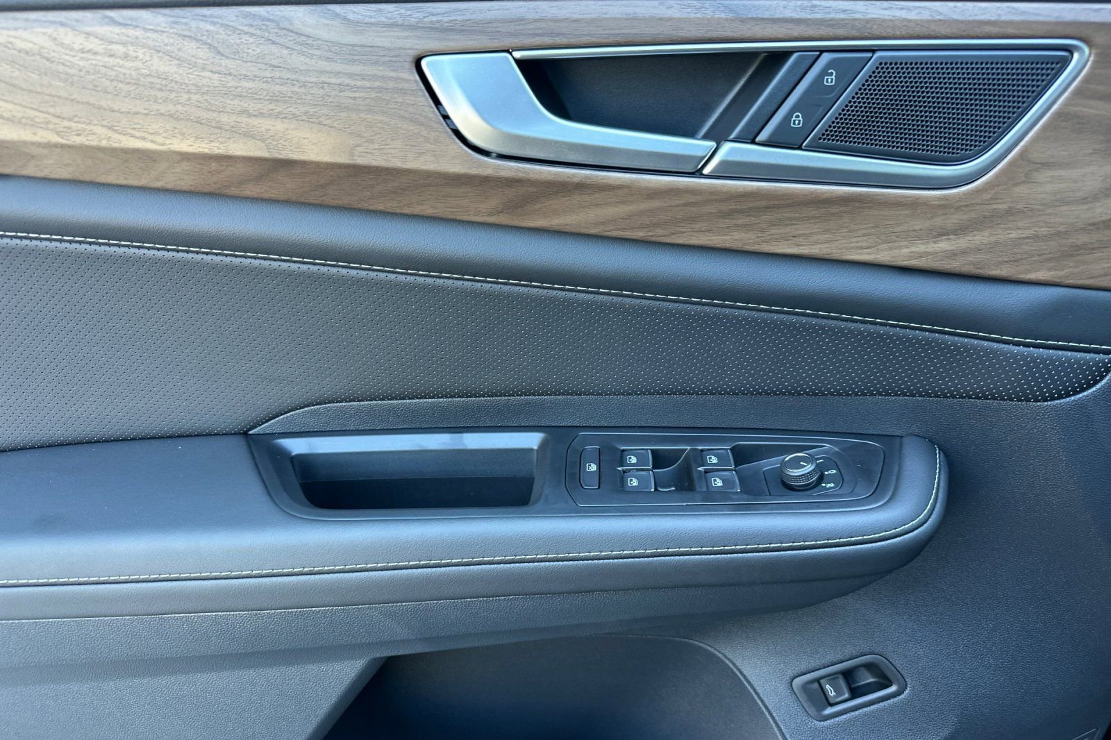 New 2026 Volkswagen Atlas SE image 10