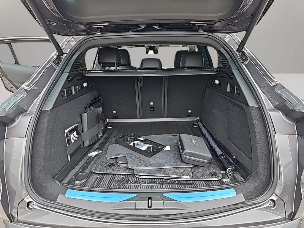 New 2024 Maserati Grecale GT image 29