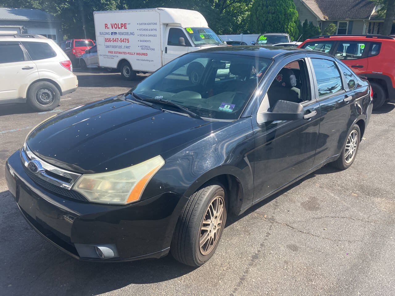 Used 2010 Ford Focus SE FWD image 2