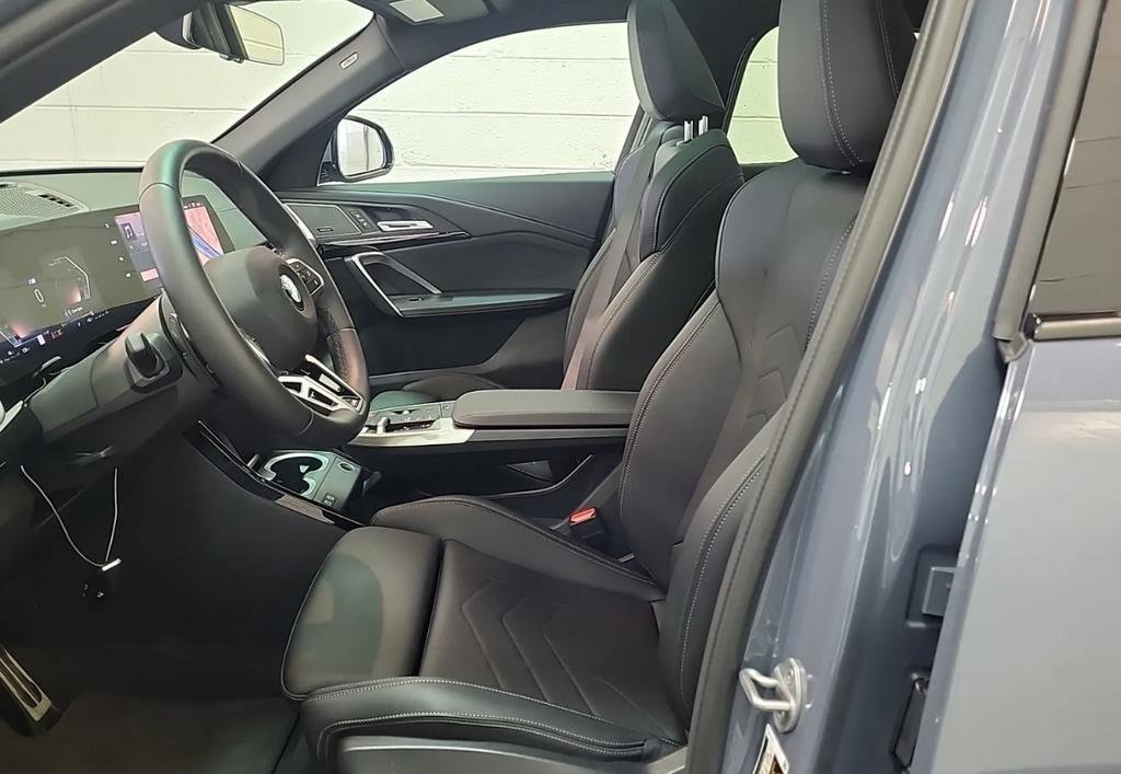 Used 2026 BMW X2 xDrive28i w/ Technology Package AWD/4WD image 4